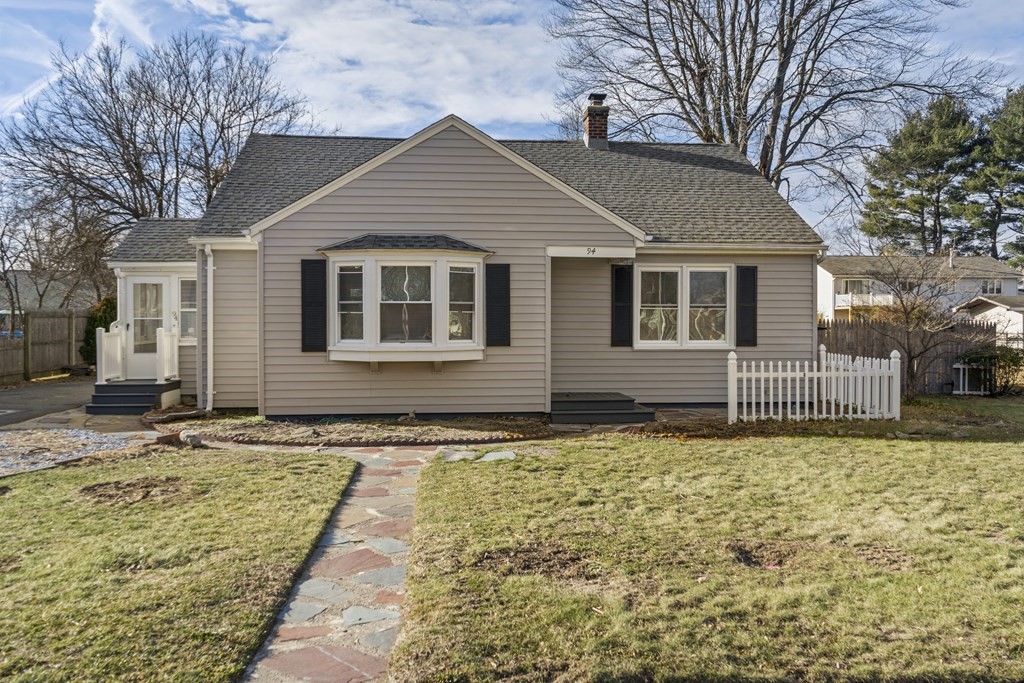 94 Milton Street Springfield, MA 01151 - Photo 2 of 41