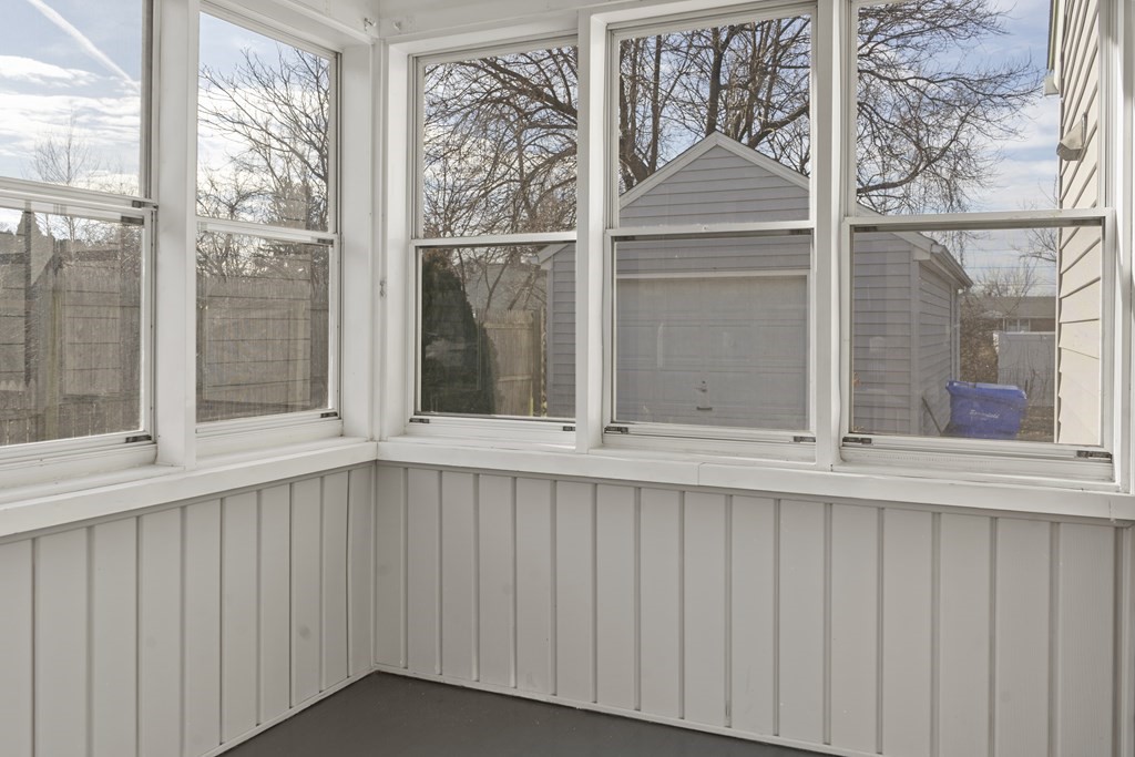 94 Milton Street Springfield, MA 01151 - Photo 28 of 41
