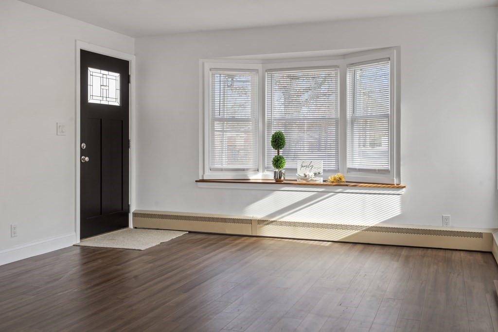 94 Milton Street Springfield, MA 01151 - Photo 7 of 41