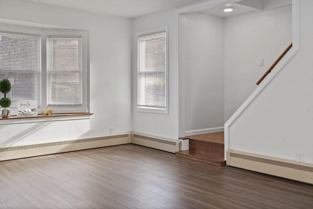 94 Milton Street Springfield, MA 01151 - Photo 8 of 41