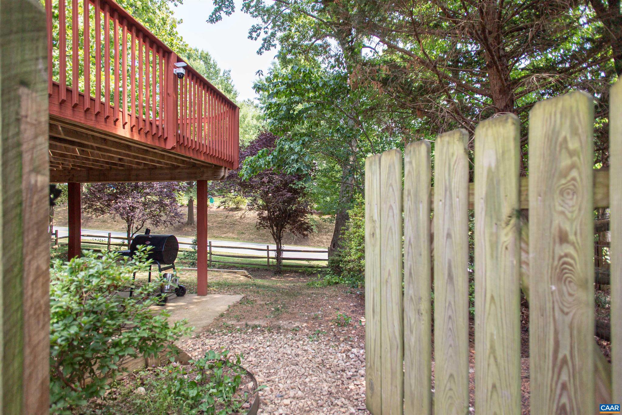 2013 Locke Lane Charlottesville, VA 22911 - Photo 33 of 39