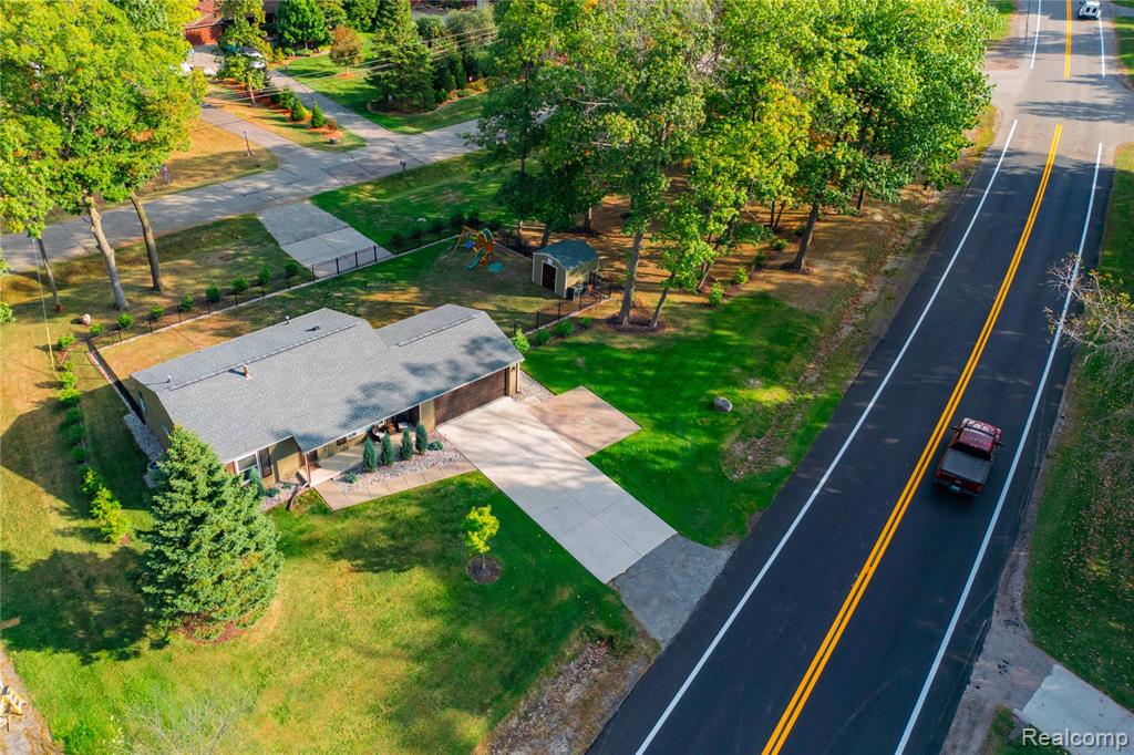 22205 Meridian Road Grosse Ile, MI 48138 - Photo 41 of 42 Gallery Image 41