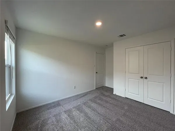 $1,995 | 409 Bluejack Way, Hutto, TX 78634