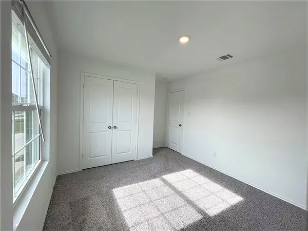 $1,995 | 409 Bluejack Way, Hutto, TX 78634