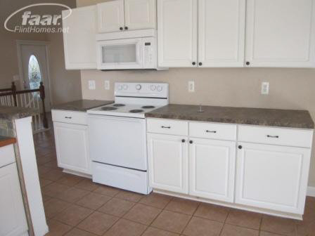 7429 Morrish Road Swartz Creek, MI 48473 - Photo 8 of 21 20192555-7.JPG