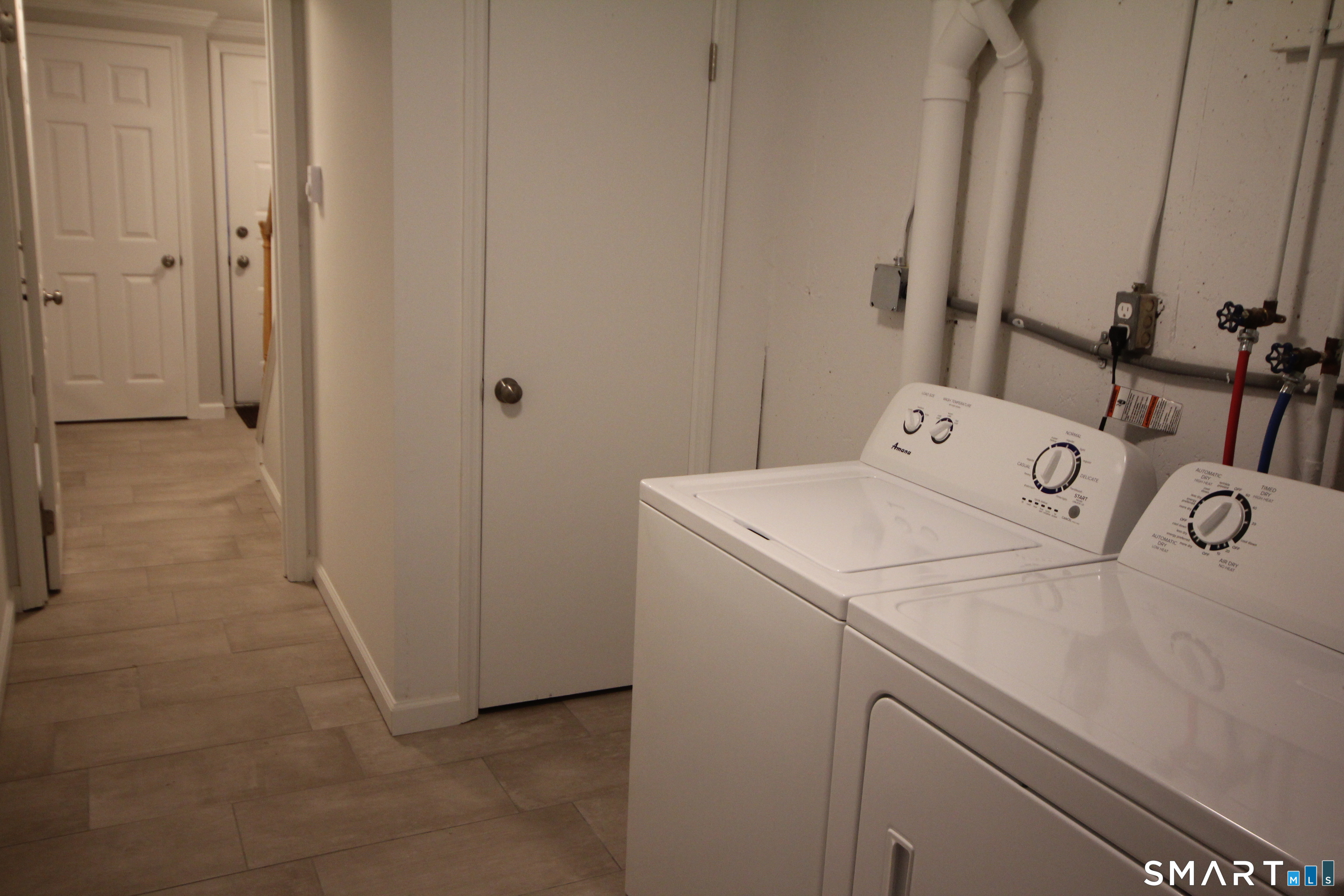 8 Driftway Road, Unit B3 Danbury, CT 06811 - Photo 8 of 9 Gallery Image 8