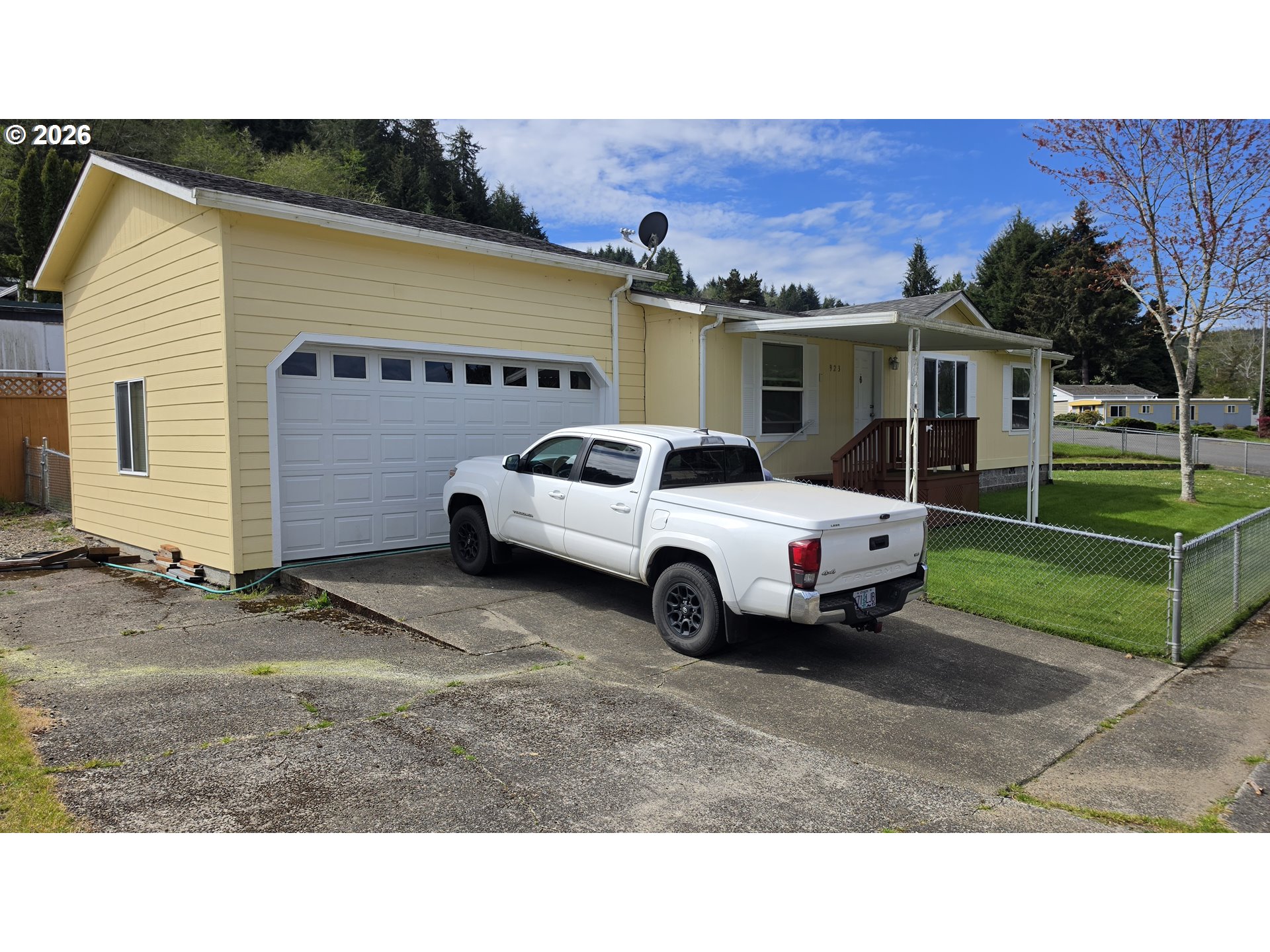 923 Scott Terrace Reedsport, OR 97467 - Photo 19 of 25 Bedroom