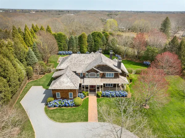 $4,495,000 | 3 Whispering Fields Court, Water Mill, NY 11976