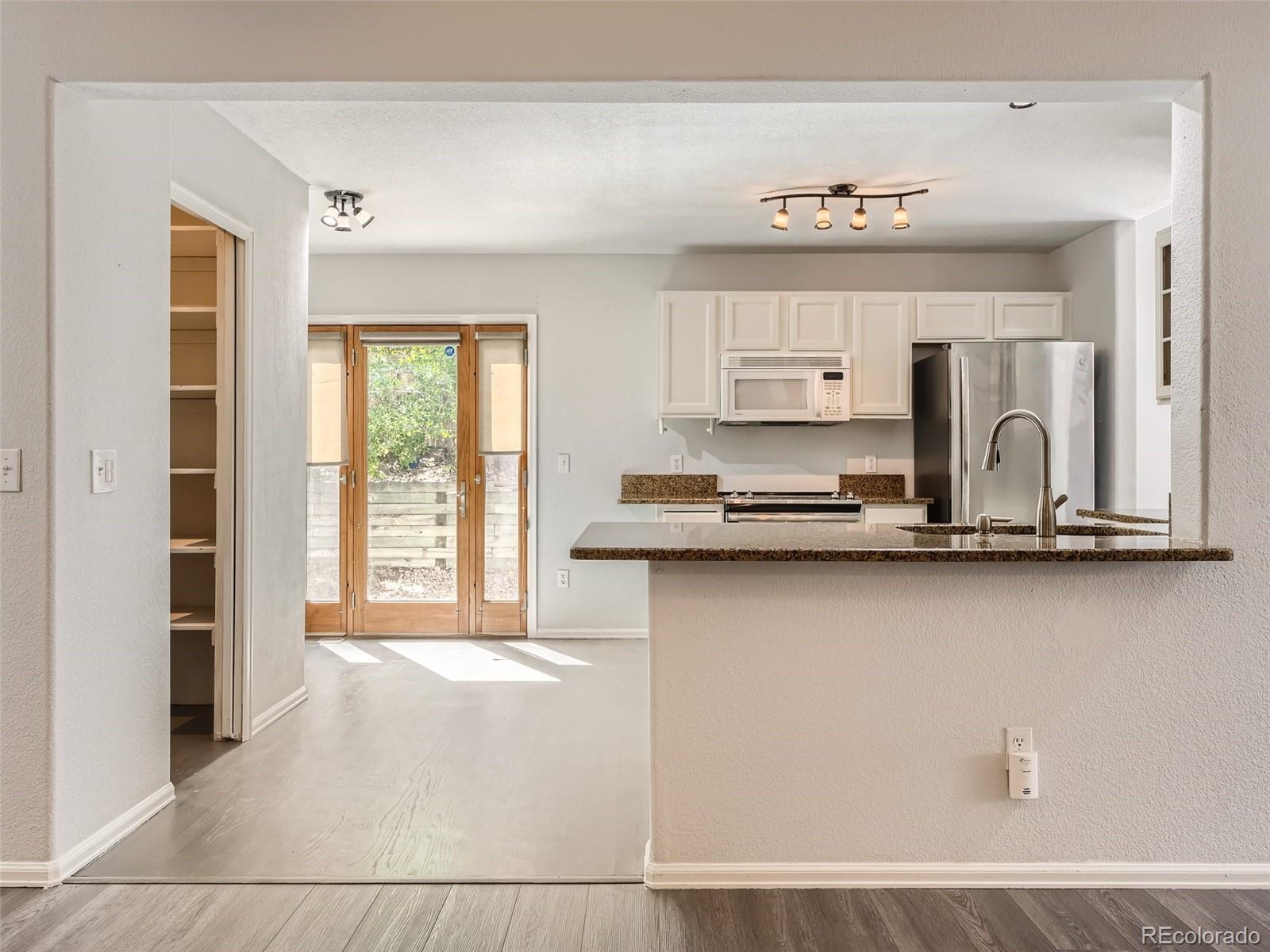10459 Holly Hock Court Highlands Ranch, CO 80129 - Photo 11 of 33