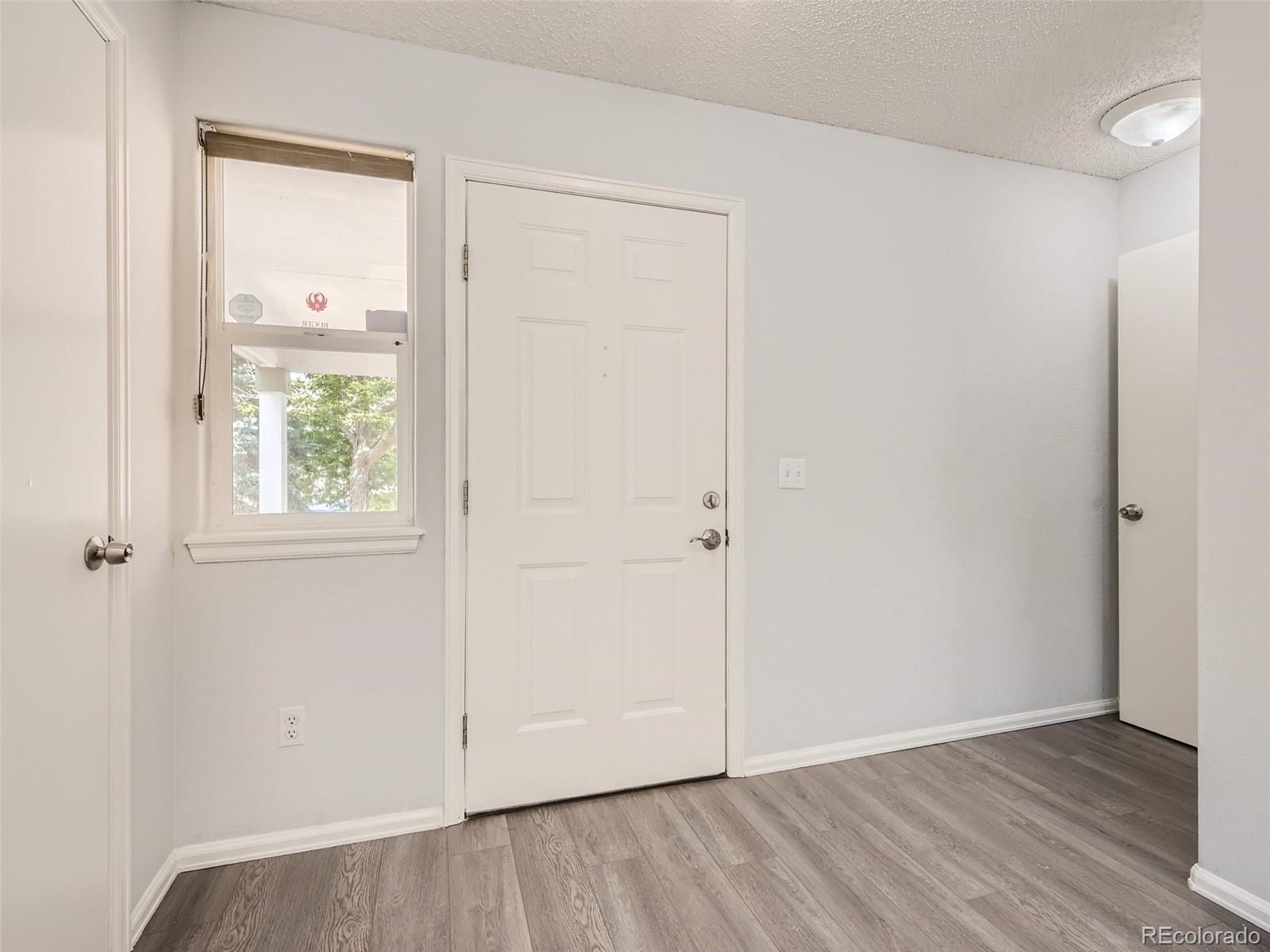 10459 Holly Hock Court Highlands Ranch, CO 80129 - Photo 4 of 33