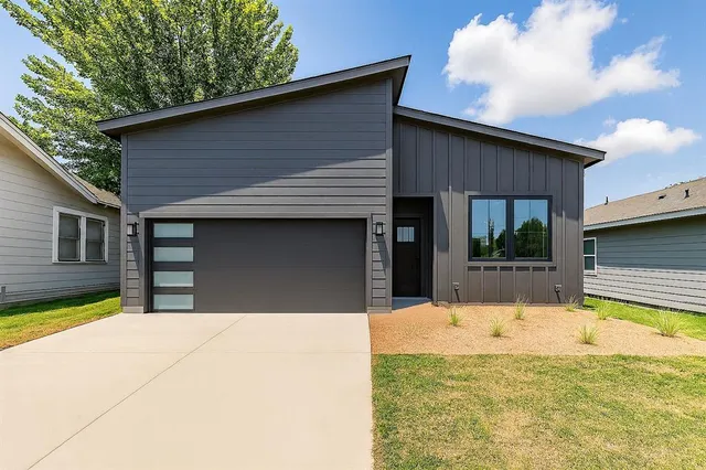 $299,000 | 1402 Dreiss Street, Fort Worth, TX 76104