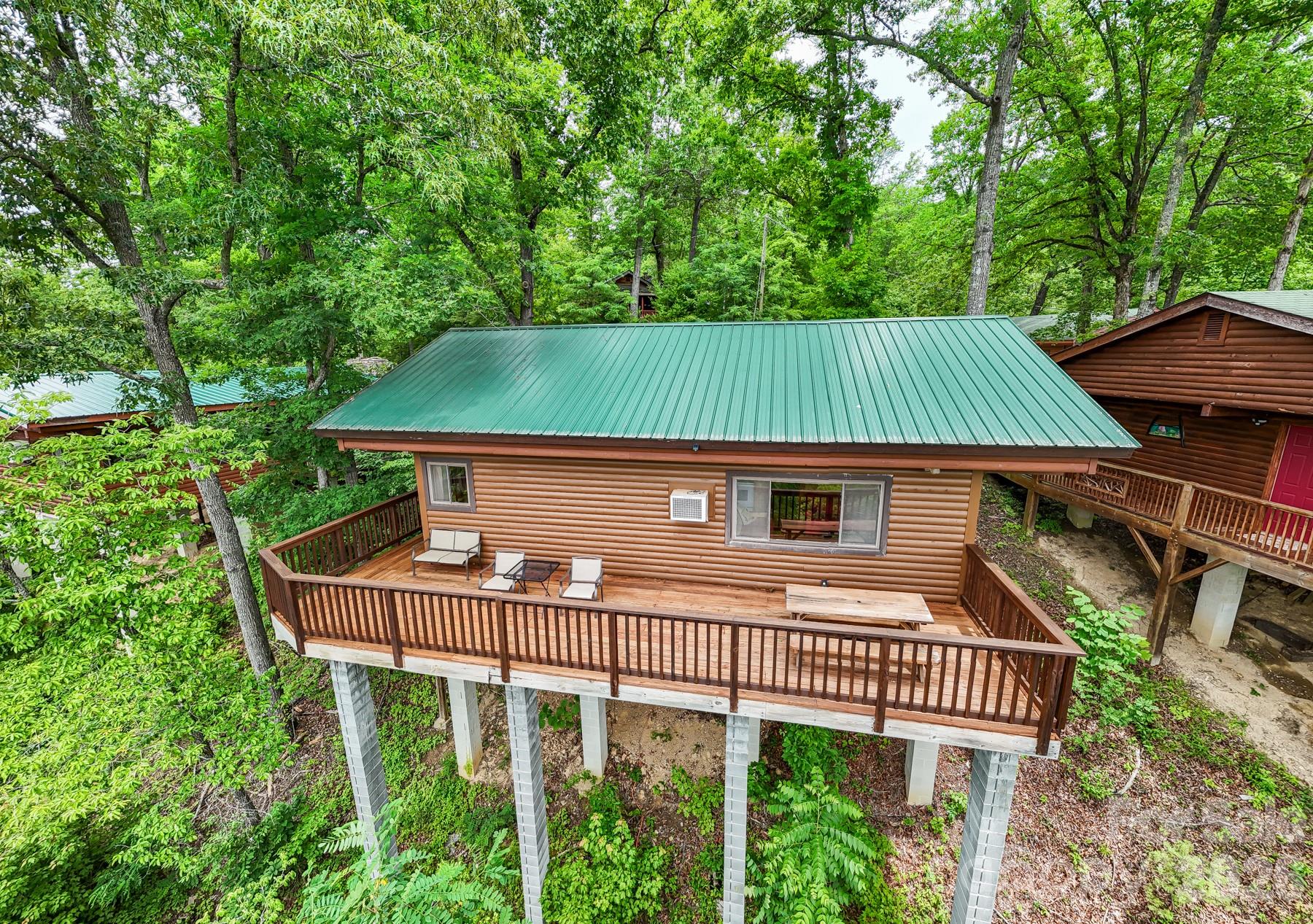 307 Blue Ridge Parkway Bryson City, NC 28713 - Photo 6 of 48 front view of a house