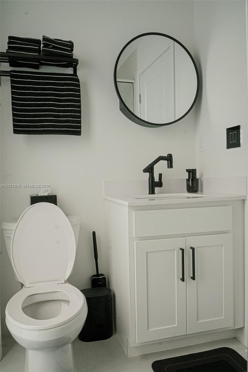 14405 Southwest 13th Terrace Miami, FL 33184 - Photo 17 of 35 1st floor (bathroom 1)