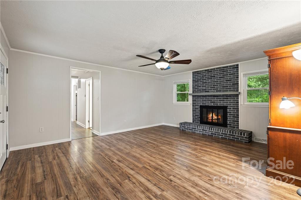 59 Hickory Tree Road Asheville, NC 28805 - Photo 8 of 42 Gallery Image 8