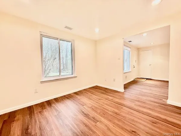 $349,000 | 155 Golf Lane, Medford, NY 11763