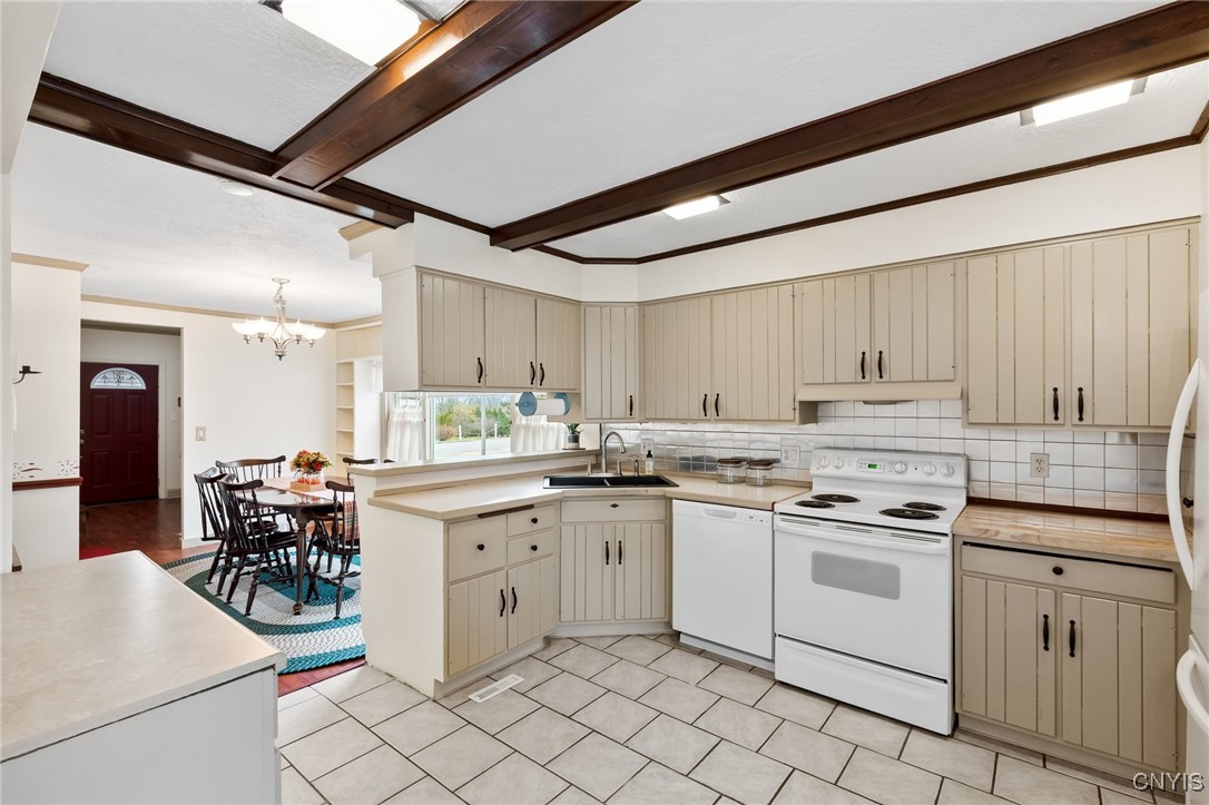 113 Genesee Street Lenox, NY 13032 - Photo 19 of 50