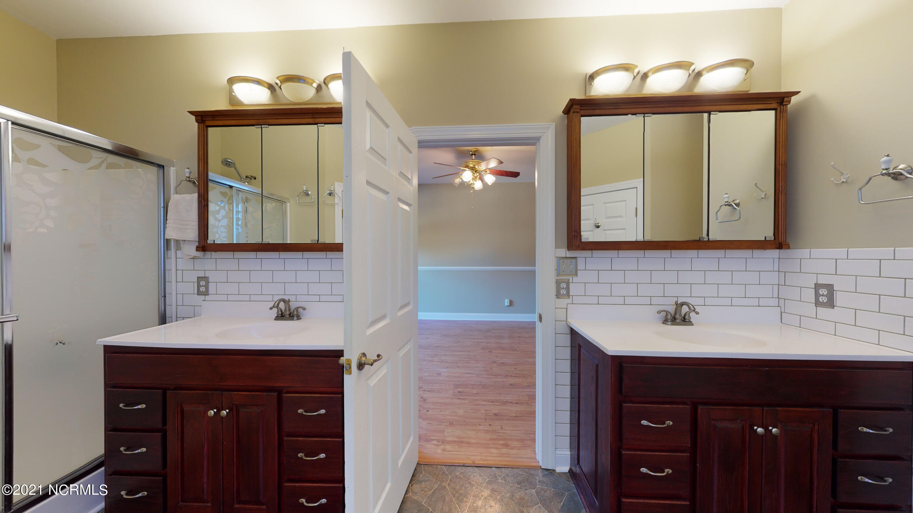 304 Huffmantown Road Richlands, NC 28574 - Photo 23 of 32 master bath