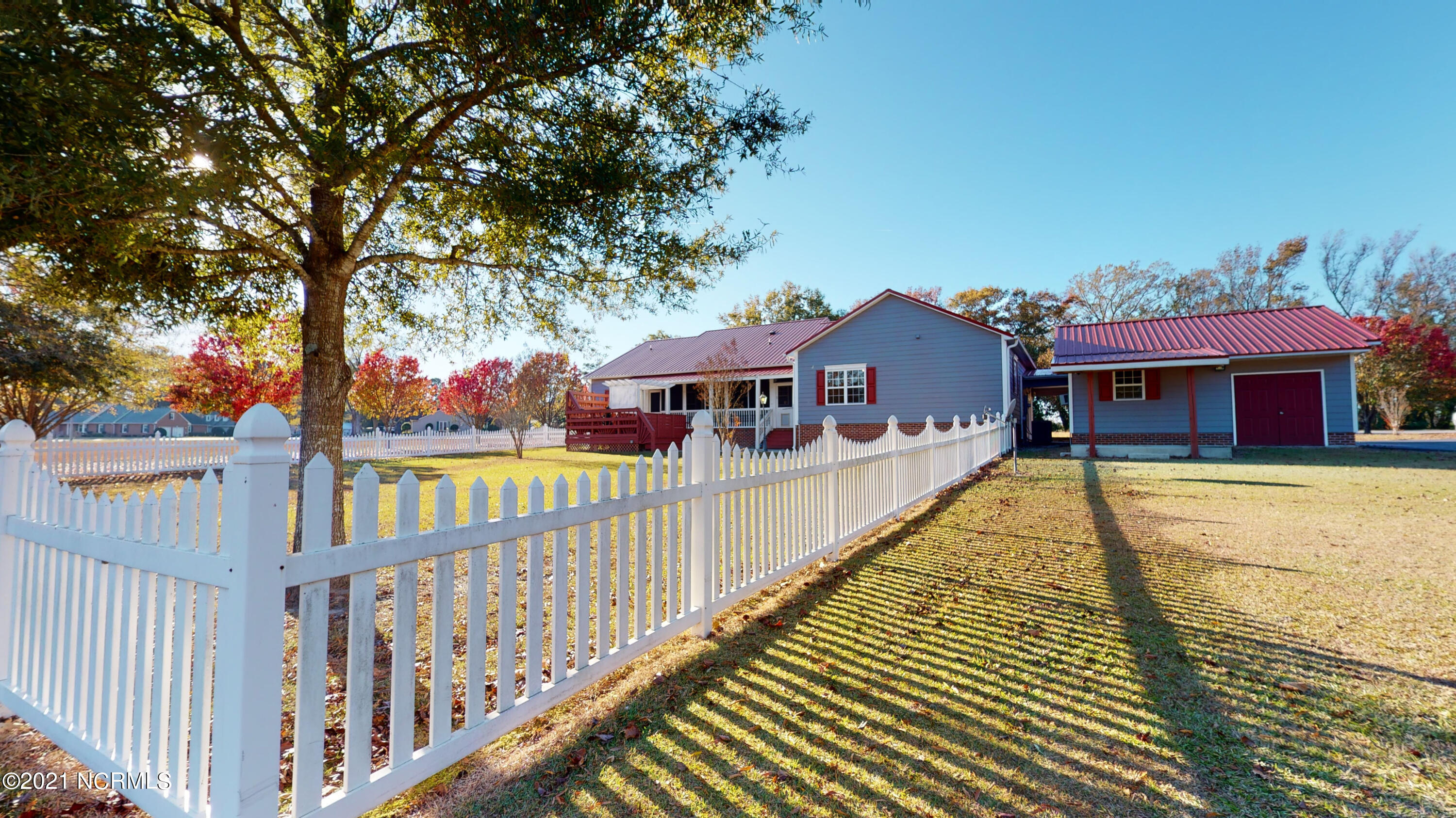 304 Huffmantown Road Richlands, NC 28574 - Photo 8 of 32 rear 2