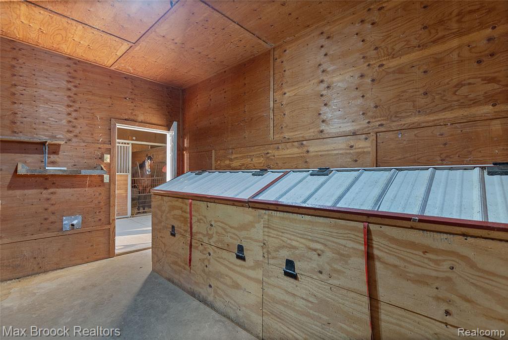 12374 West Stanley Road Flushing, MI 48433 - Photo 42 of 77 Gallery Image 42