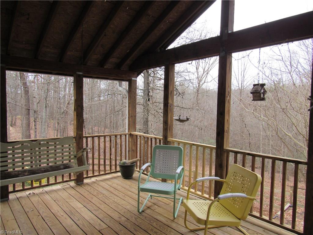 1135 Fox Hills Road Pinnacle, NC 27043 - Photo 4 of 30