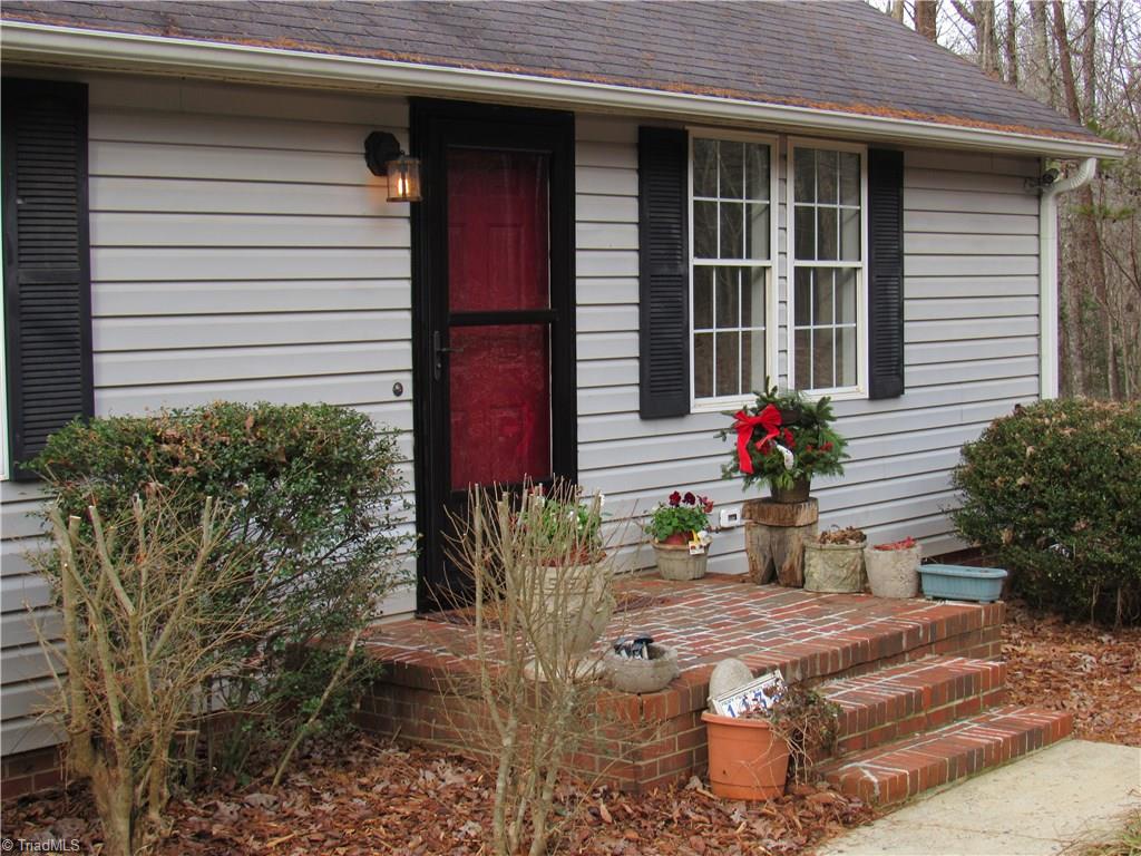 1135 Fox Hills Road Pinnacle, NC 27043 - Photo 10 of 30