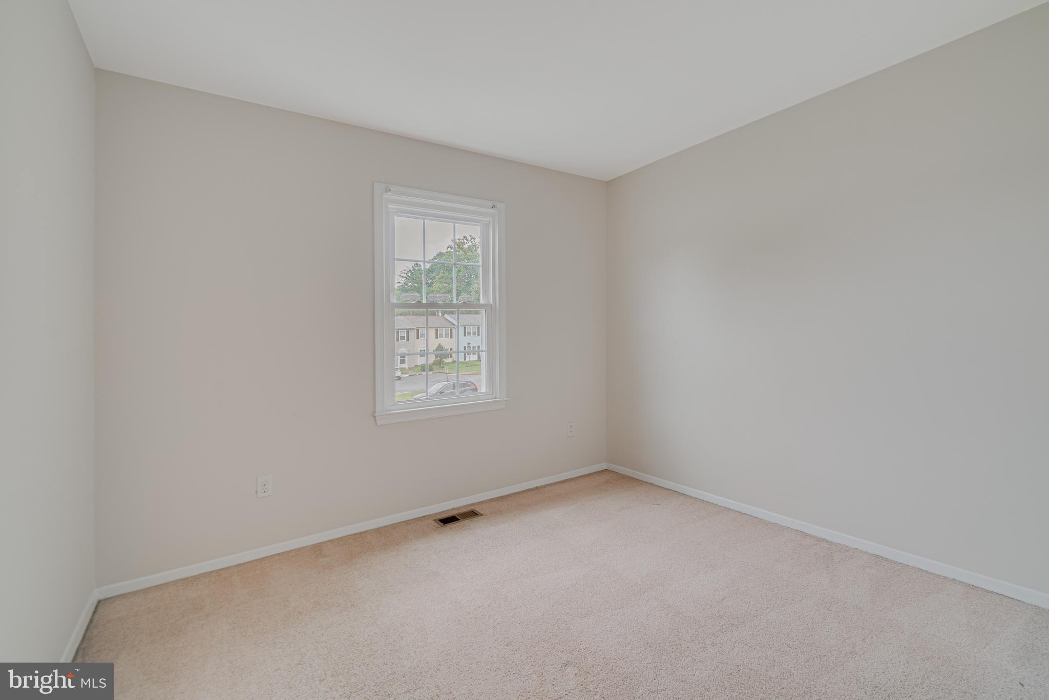 9580 Inverary Court Lorton, VA 22079 - Photo 16 of 29 Master bedroom