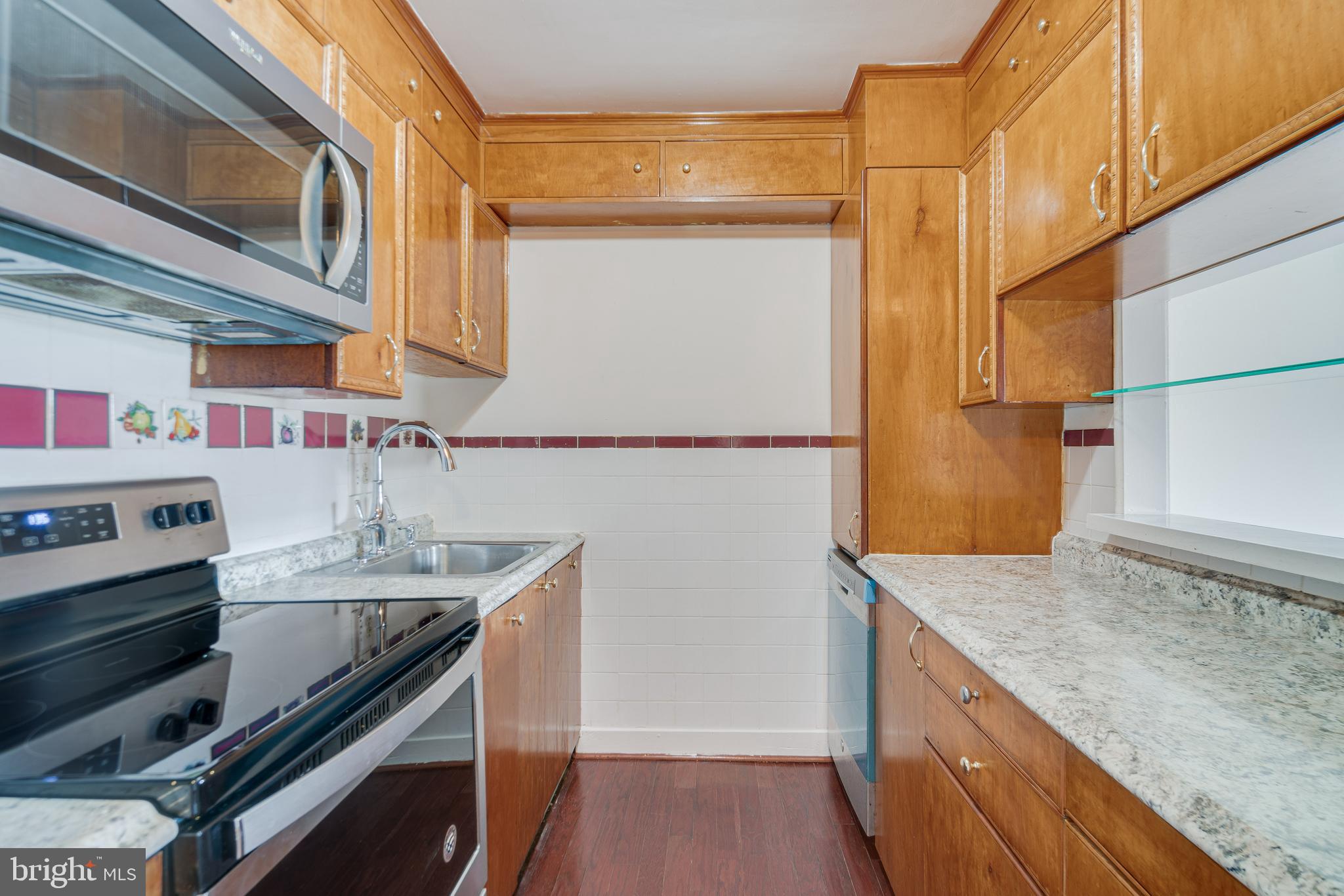 9580 Inverary Court Lorton, VA 22079 - Photo 8 of 29 Kitchen