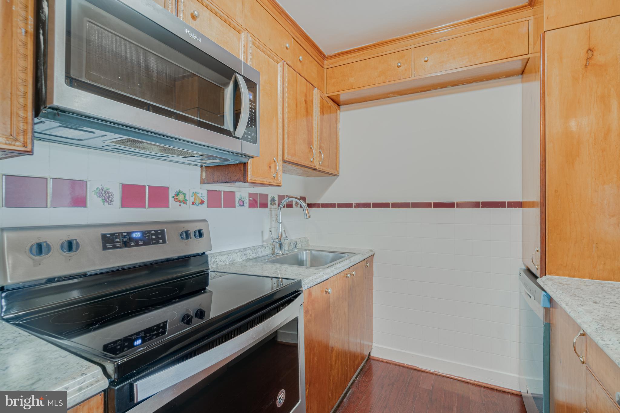 9580 Inverary Court Lorton, VA 22079 - Photo 10 of 29 Kitchen