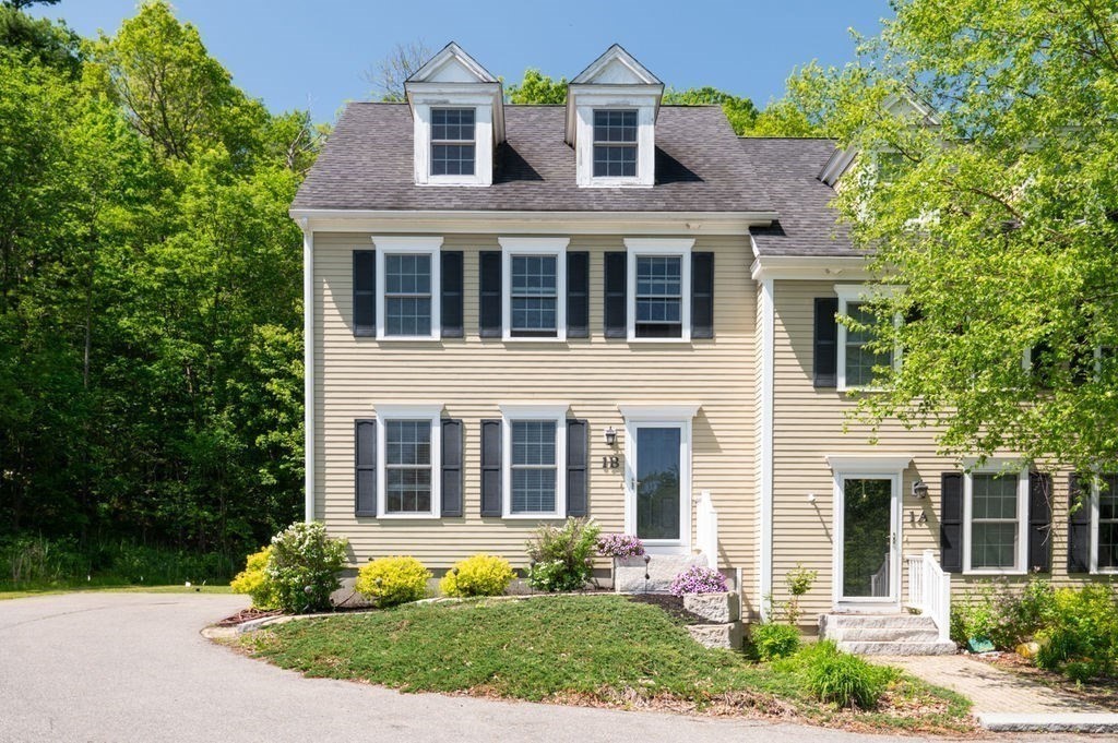 1 Timber Lane, Unit B Amesbury, MA 01913 - Photo 36 of 41 front view of a house