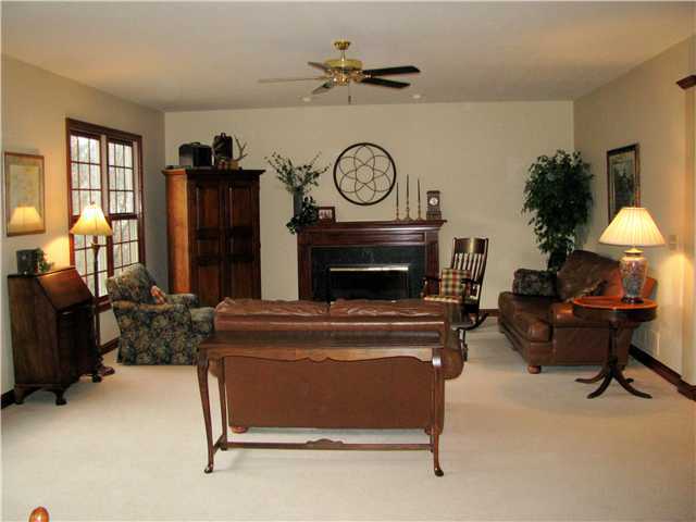 7588 Cook Road Powell, OH 43065 - Photo 12 of 22 Gallery Image 12
