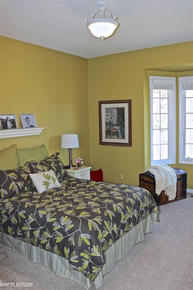 1796 Mackwood Road Rochester, MI 48307 - Photo 39 of 57 31317518-38.JPG