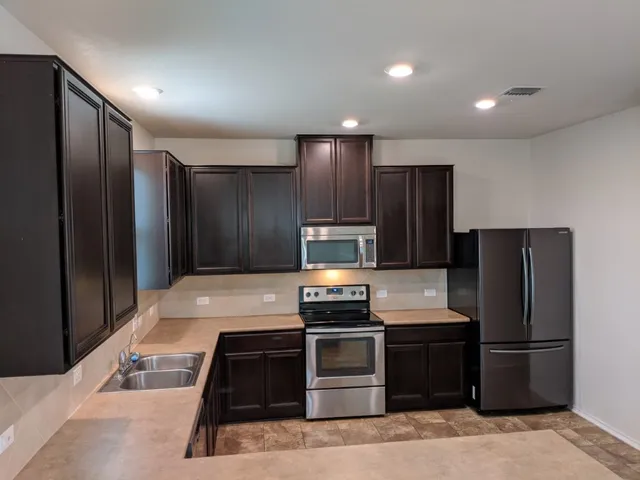 $2,075 | 11509 Kirkland Hill Path, Austin, TX 78754