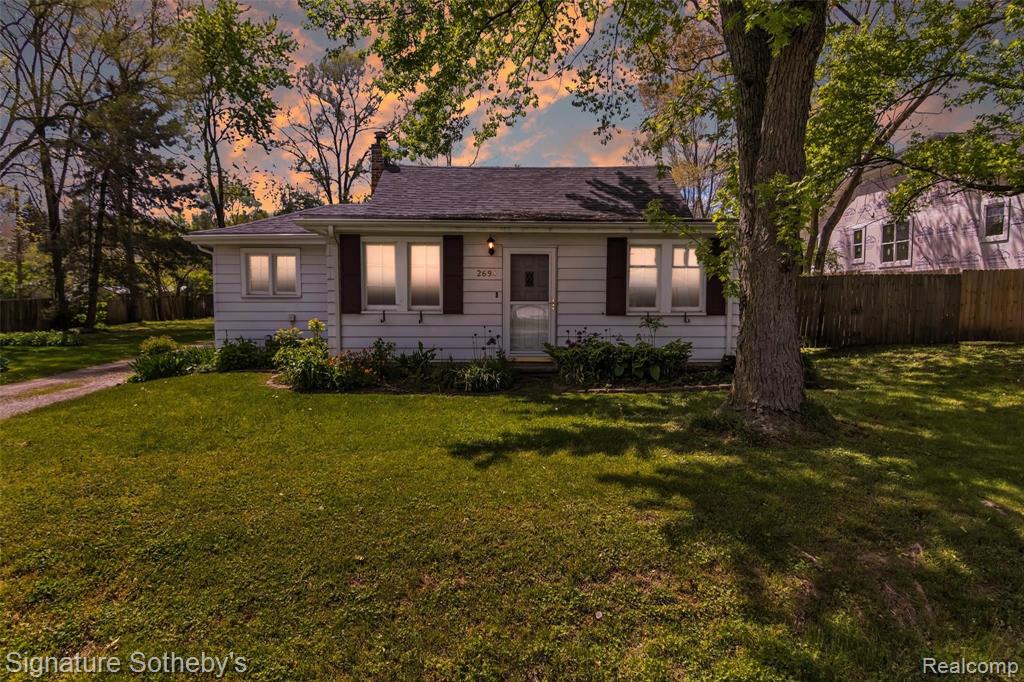 2694 Hessel Avenue Rochester Hills, MI 48307 - Photo 4 of 15