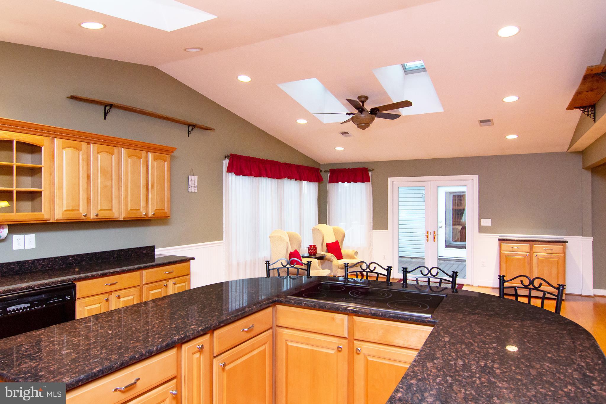 563 Oak Tree Road Westminster, MD 21157 - Photo 7 of 41