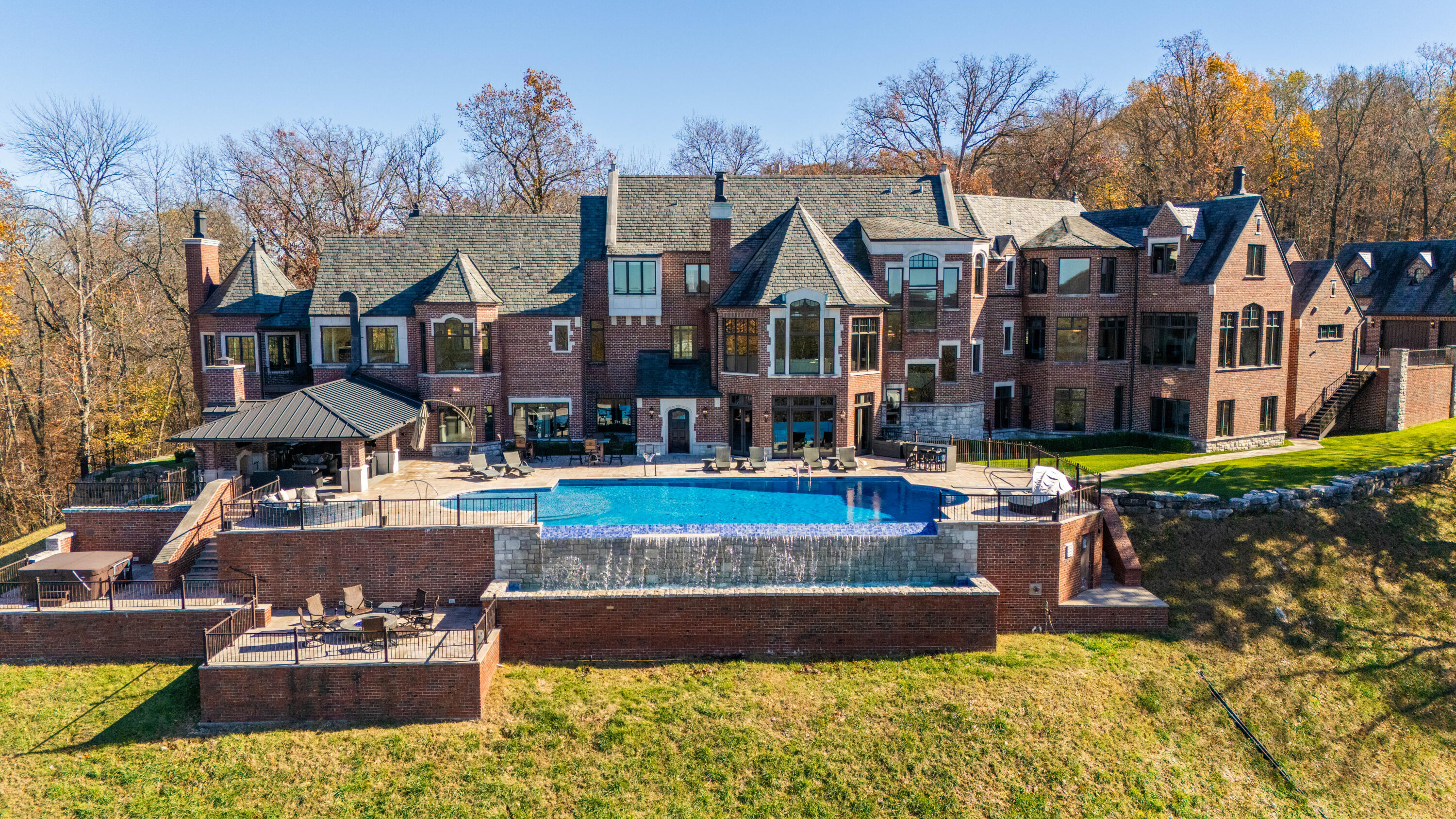 6052 East Summit View Drive Springfield, MO 65809 - Photo 120 of 129 DJI_20240602211904_0024_D