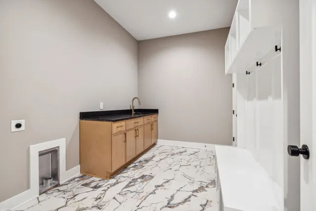 a view of an empty walk in closet