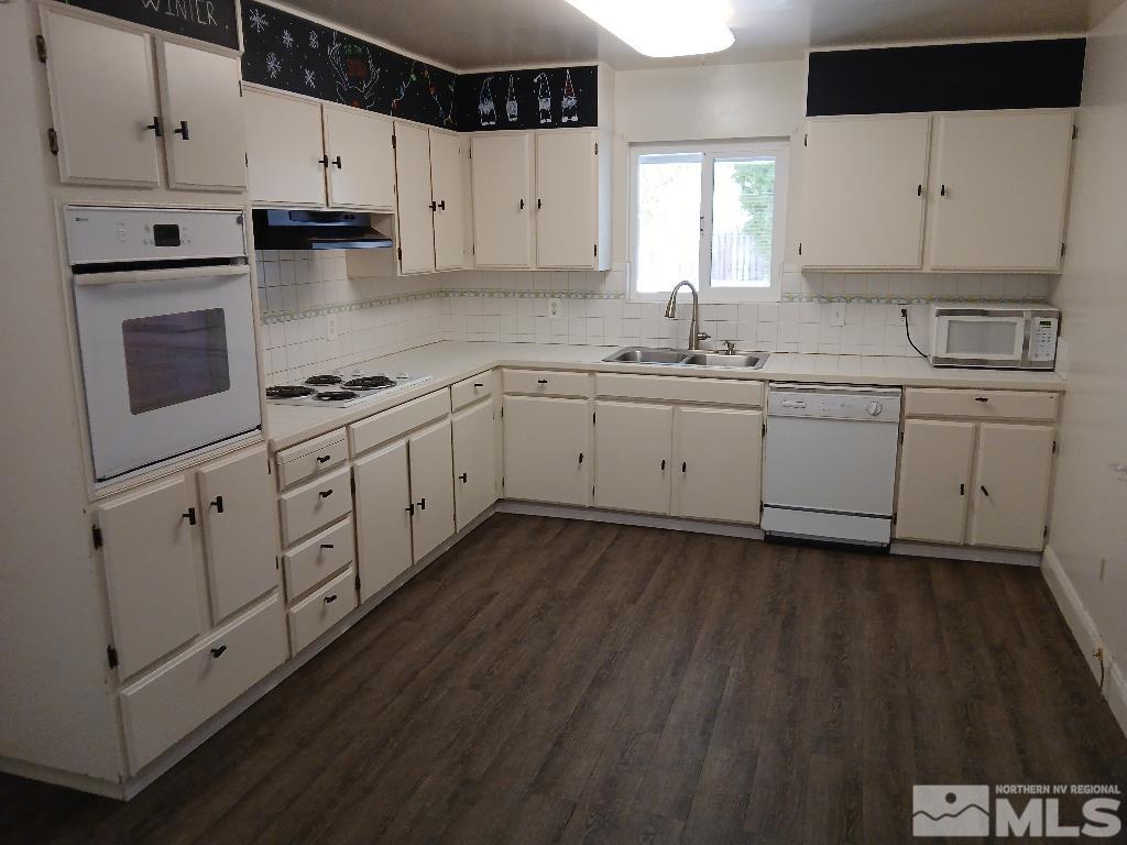 993 Dresslerville Road Gardnerville, NV 89460 - Photo 6 of 27 Photo 6