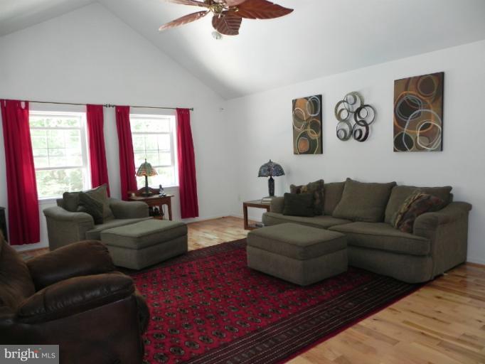 193 Red Fox Road Harpers Ferry, WV 25425 - Photo 14 of 30 Family Room w/ Vaulted Ceiling