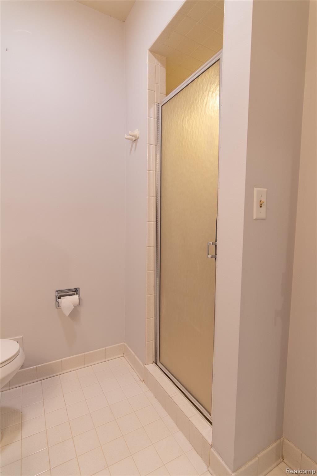 936 Golfview Court Rochester, MI 48307 - Photo 27 of 47 Edited-5287.JPG