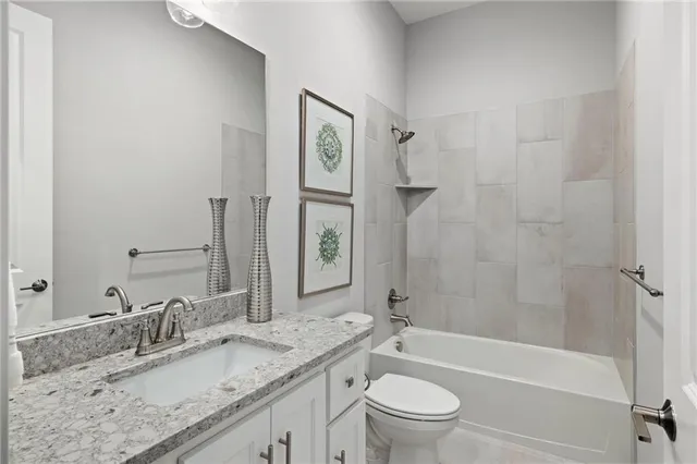 $929,720 | 8164 Roundtree Street, Lenexa, KS 66220