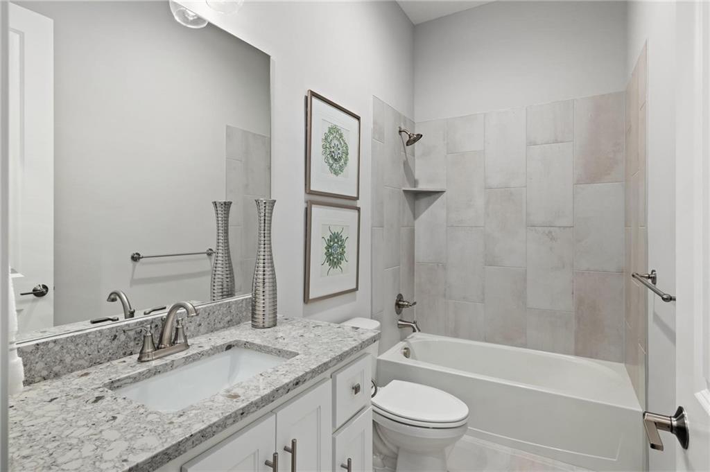 8164 Roundtree Street Lenexa, KS 66220 - Photo 11 of 27