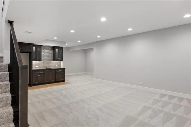 $929,720 | 8164 Roundtree Street, Lenexa, KS 66220