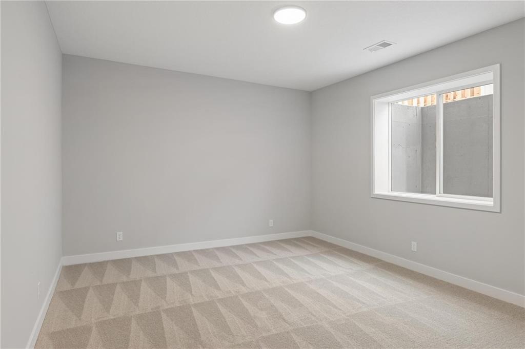 8164 Roundtree Street Lenexa, KS 66220 - Photo 18 of 27