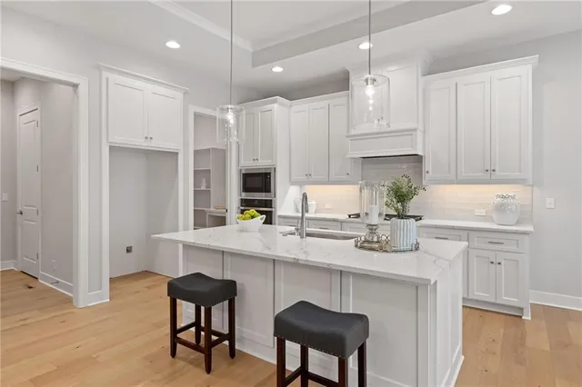 $929,720 | 8164 Roundtree Street, Lenexa, KS 66220