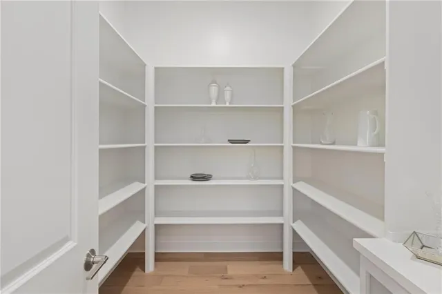 $929,720 | 8164 Roundtree Street, Lenexa, KS 66220