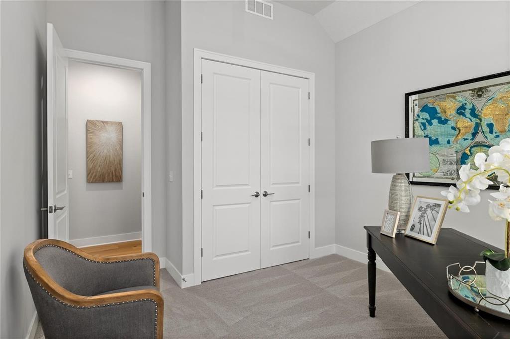 8164 Roundtree Street Lenexa, KS 66220 - Photo 10 of 27