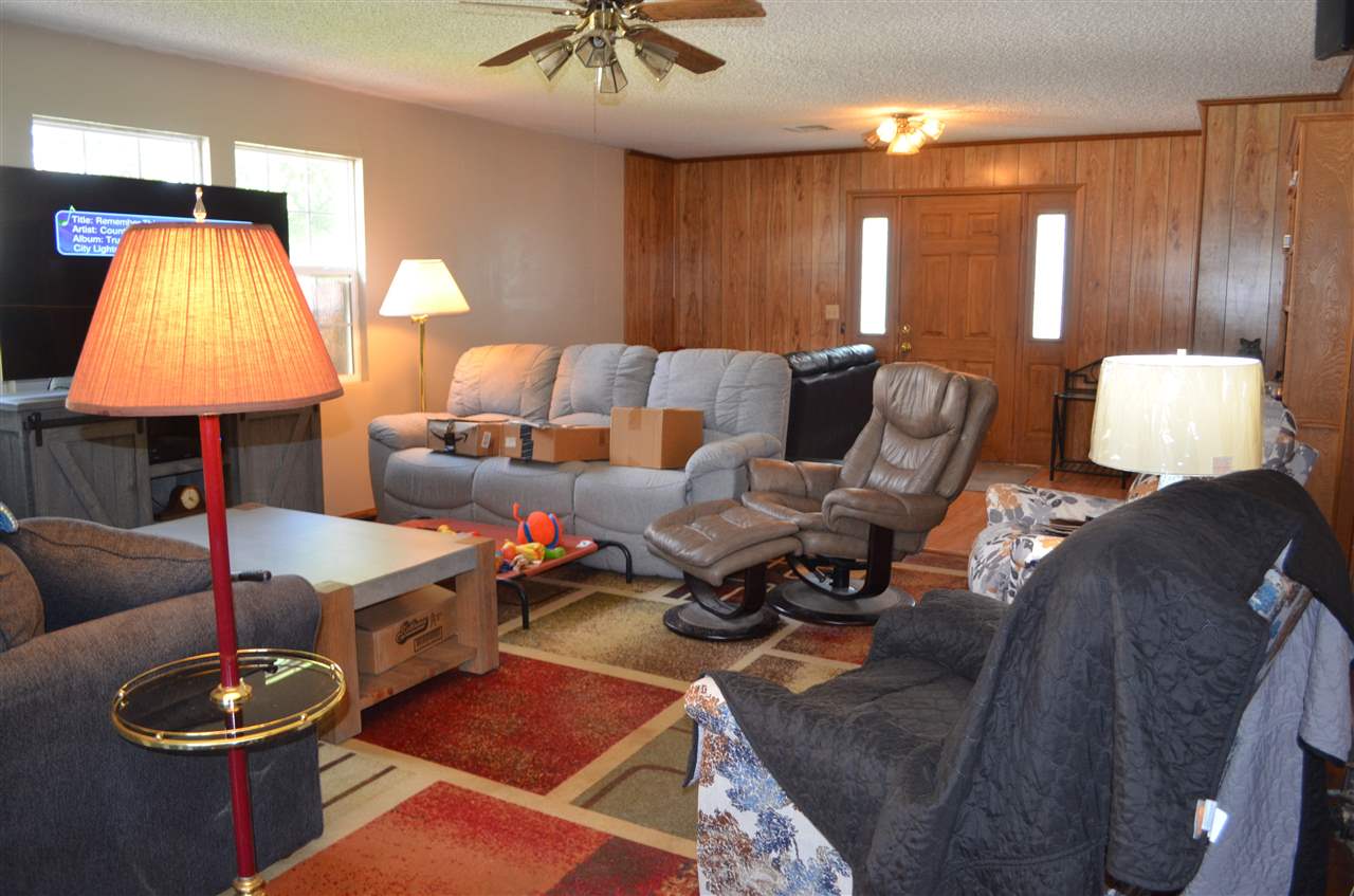 1019 Cedar Street Perry, OK 73077 - Photo 2 of 20 Gallery Image 2