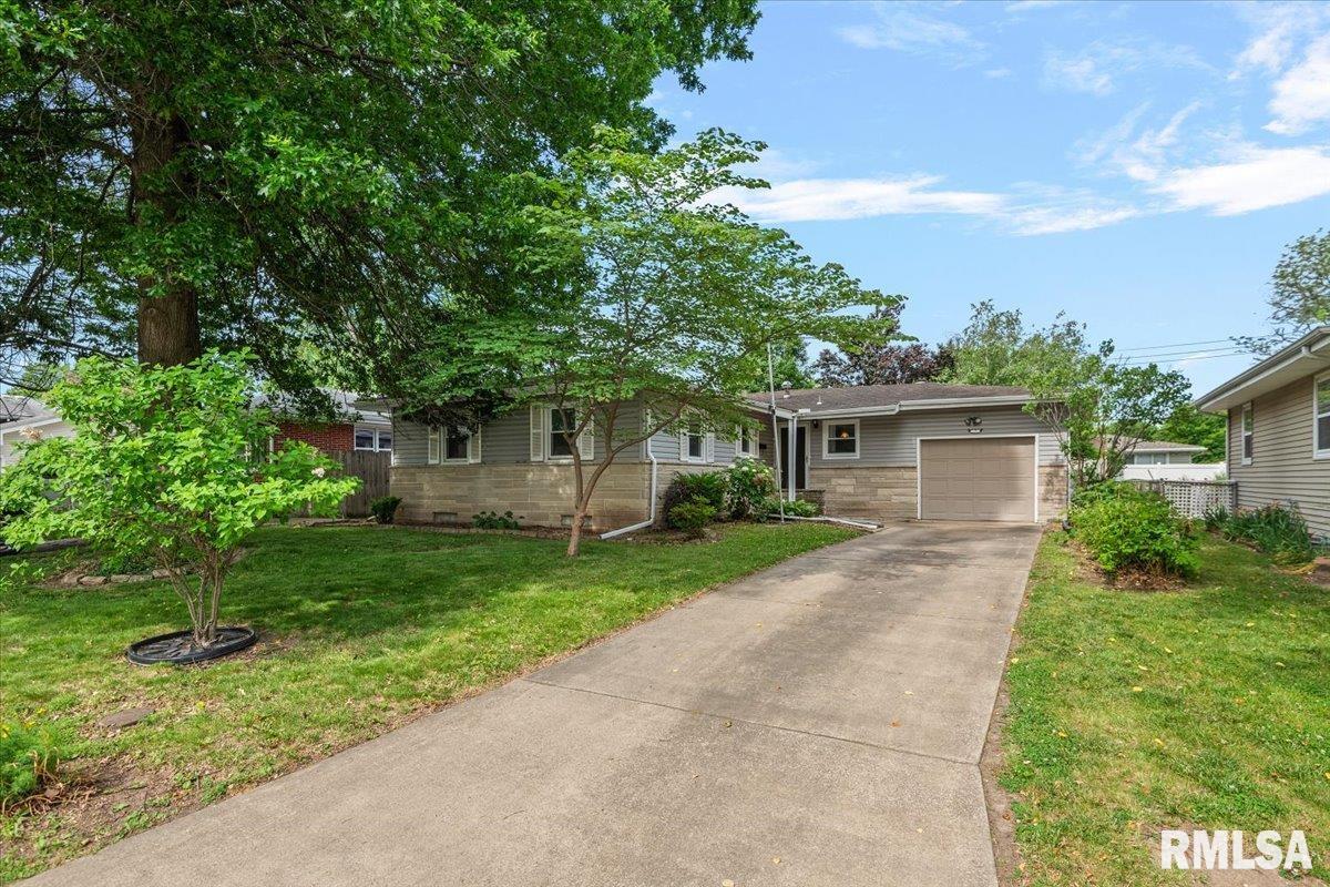 29 Longbow Lane Springfield, IL 62704 - Photo 2 of 40
