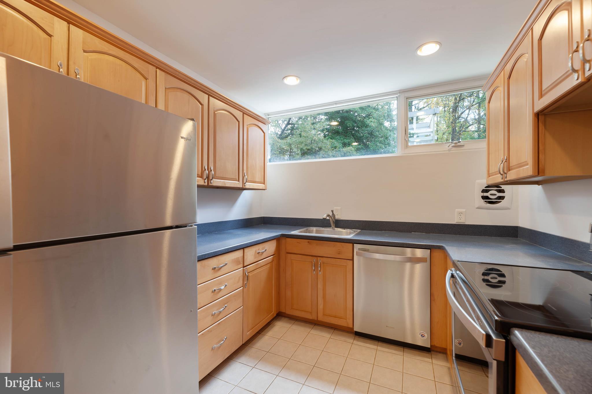 11520 Hickory Cluster Reston, VA 20190 - Photo 8 of 34 Newly installed appliances