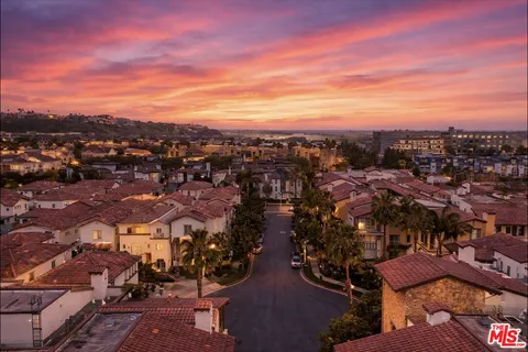 $1,050,000 | 13031 Villosa Place, Unit 122, Playa Vista, CA 90094